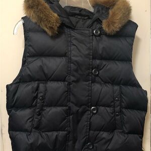 GAP Black Puffer Vest with Faux Fur Trim